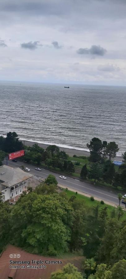 Аппартаменты С Двумя Балконами На Море И Горы Makhinjauri Exteriör bild